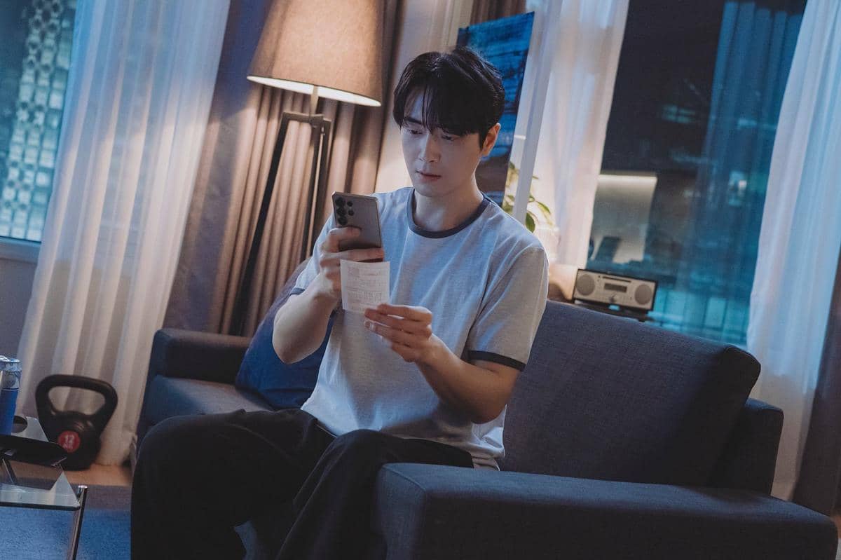 Lee Joon Hyuk di The Ordinary Jackpot
