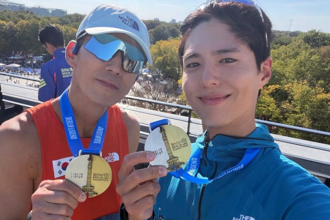 Park Bo Gum dan Jinusean Jadi Finisher di Berlin Marathon 2026