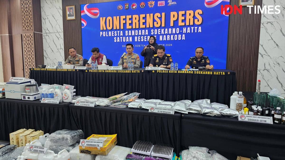 Sebelas tersangka lintas negara diamankan dalam kasus penyelundupan etomidate di Bandara Soekarno-Hatta.