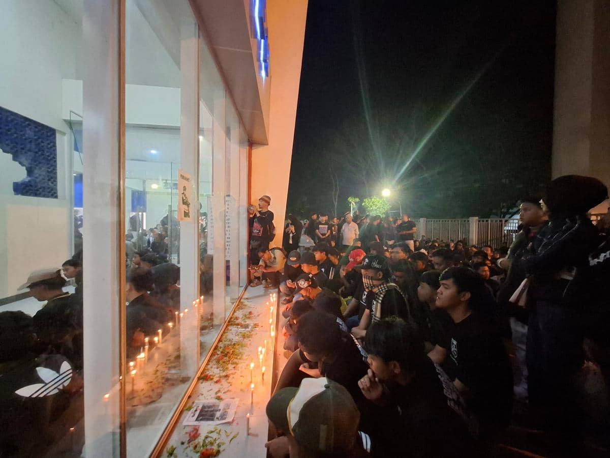 Suasana peringatan empat tahun Tragedi Kanjuruhan sebagai bentuk mengenang para korban tragedi tersebut.