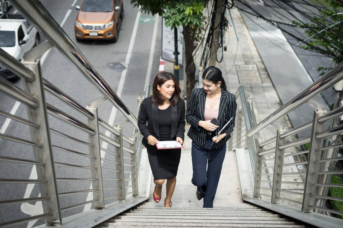 Tips Gen Z Berteman dengan Gen X Minim Konflik di Kantor