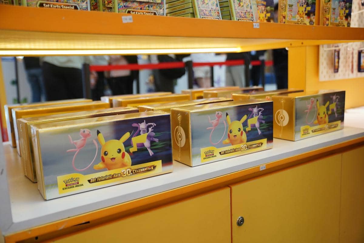 Pokémon TCG 30th CELEBRATION Hadirkan Set Futuristic Rare!
