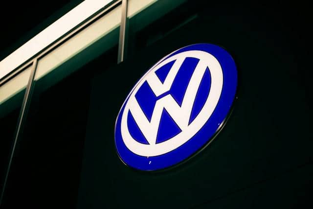 ilustrasi logo Volkswagen