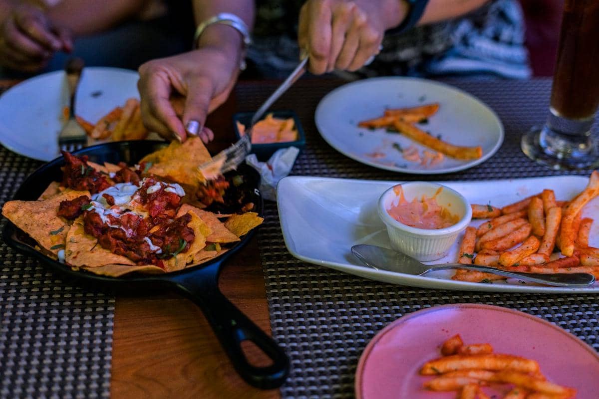 ilustrasi nachos di atas teflon