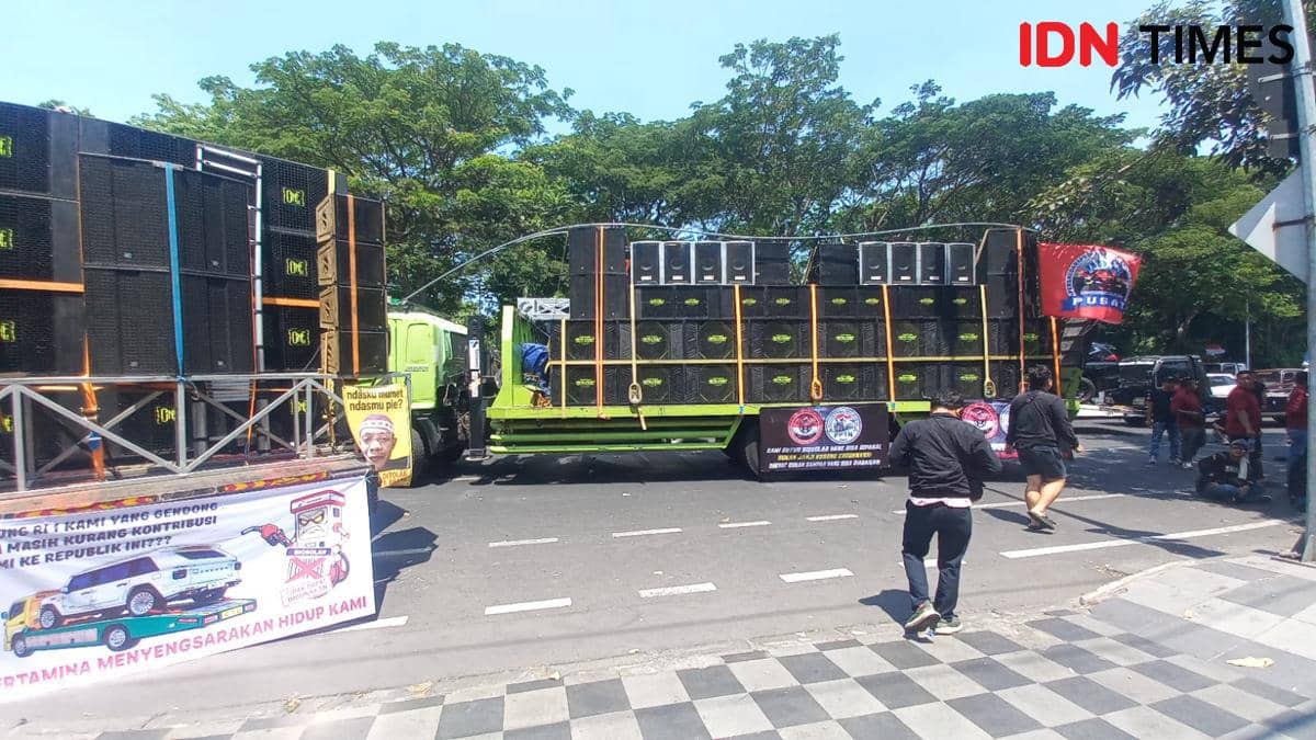 Sopir Truk GSJT Bertahan di Pertamina Jagir, Tak Buyar Jika...