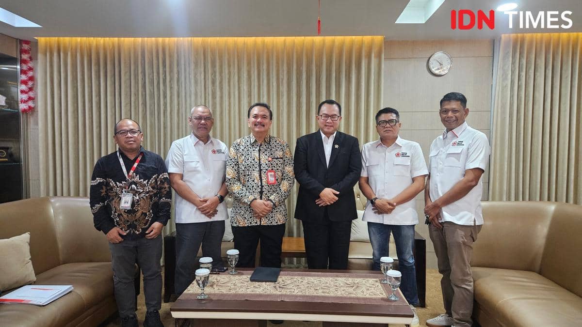Audiensi perwakilan PMI Kabupaten Tangerang bersama Badan Riset dan Inovasi Nasional (BRIN) dalam sebuah pertemuan.