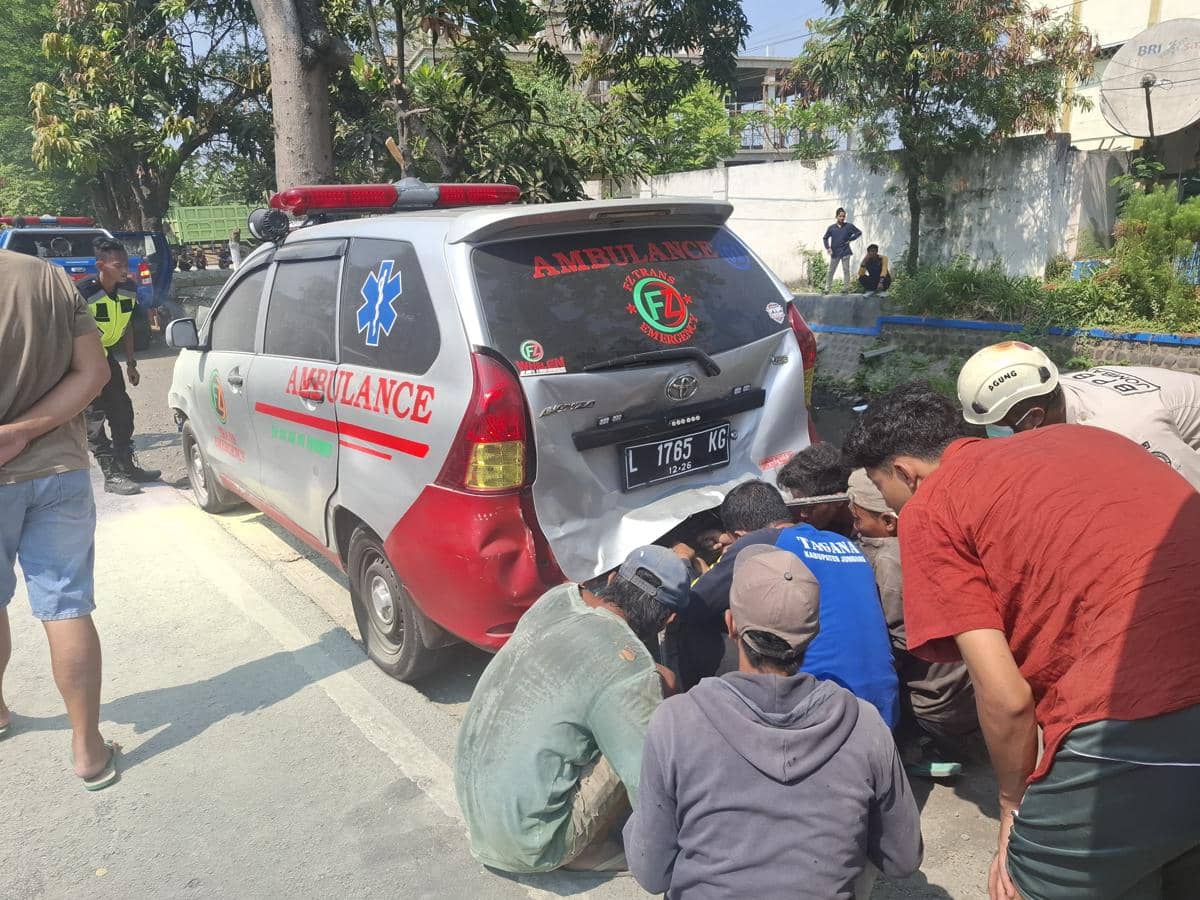 Iring-Iringan Bawa Jenazah Korban KM Virgo Transport 8 Tabrakan