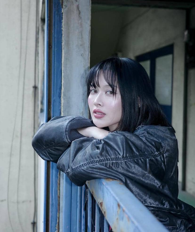 Potret Feni JKT48 dalam unggahan di akun Instagram @jkt48feni dengan fokus pada wajah dan penampilannya.