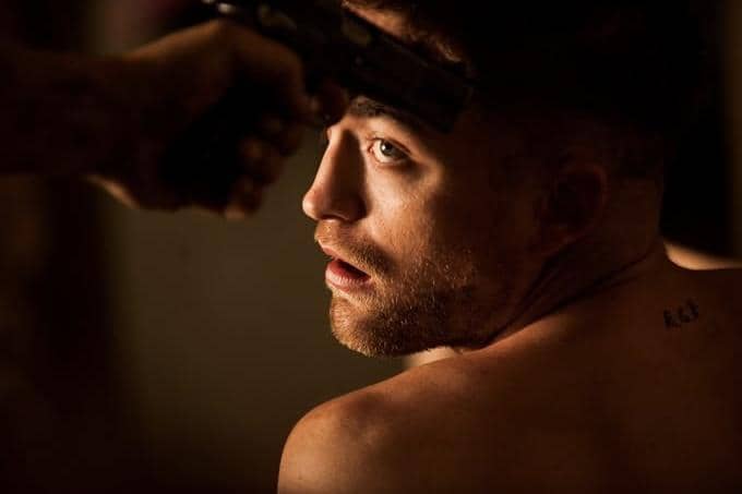 Robert Pattinson dalam The Rover