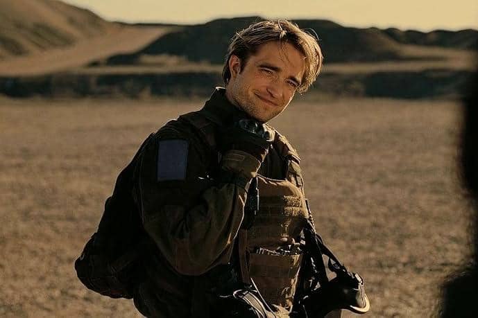 Robert Pattinson dalam Tenet