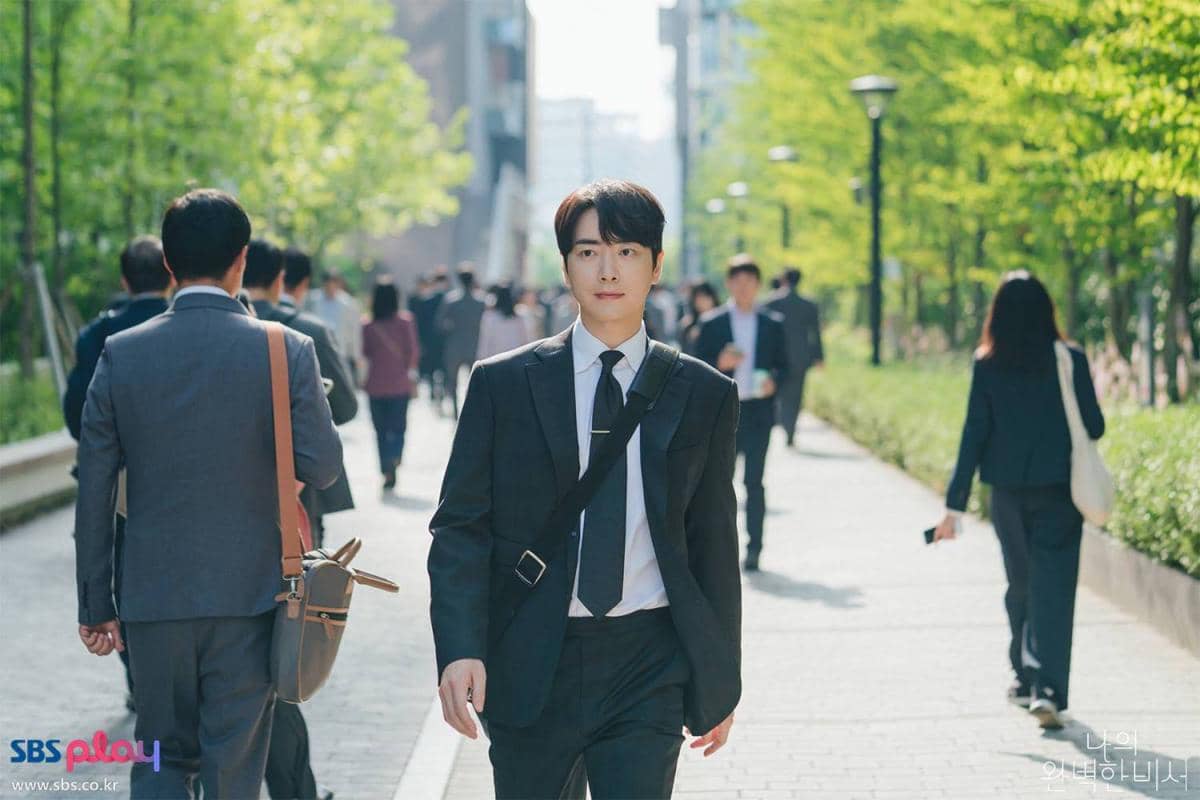 6 Profesi Kantoran Lee Jun Hyuk di Drama Korea, Terbaru Kepala Tim Penjualan