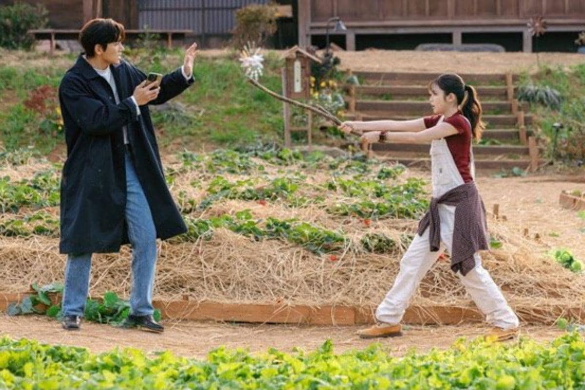 Still cut Merry Berry Love