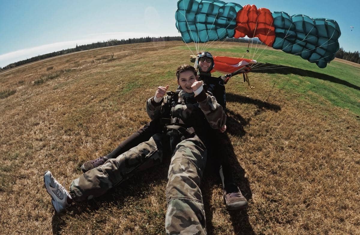 Callista Arum jajal skydiving di Washington