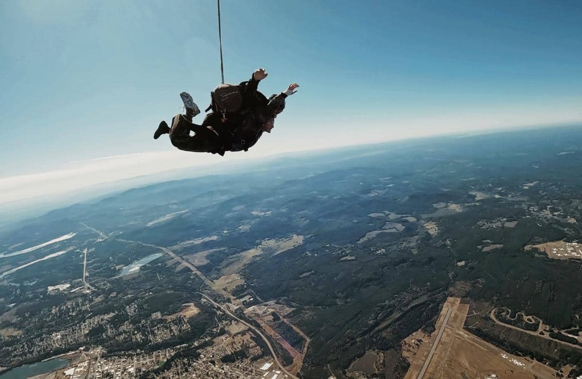 Callista Arum jajal skydiving di Washington