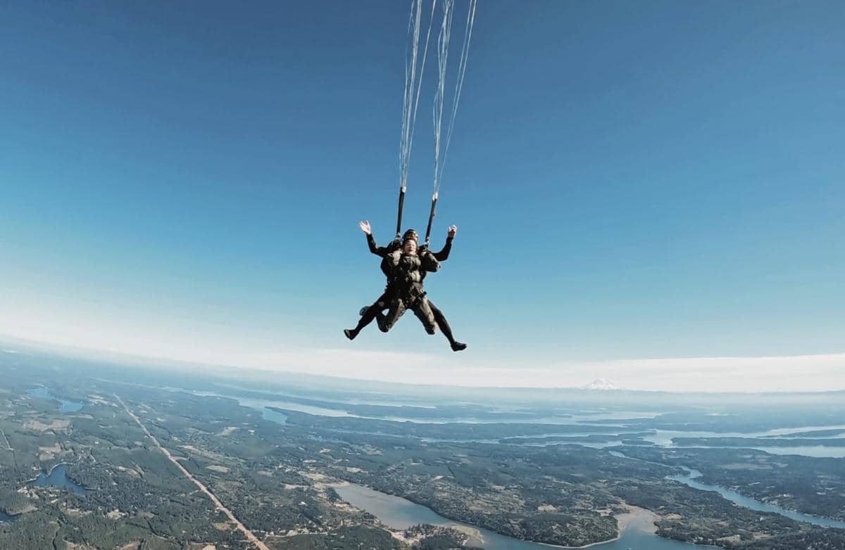 Callista Arum jajal skydiving di Washington