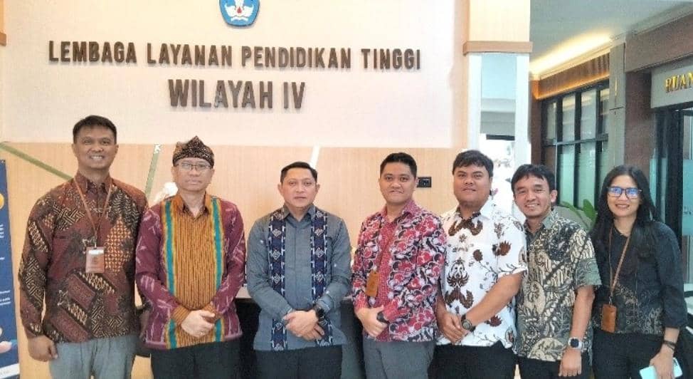 [OPINI] Pintar Saja Tidak Cukup: Salah Chat Bisa Menghambat Karier