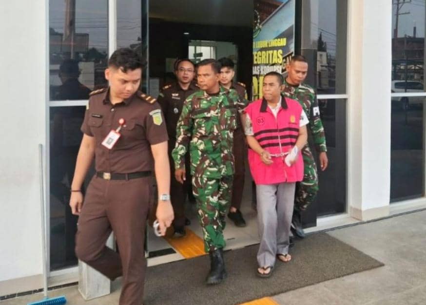 Kepala BKPSDM Kabupaten Muratara, Lukman, resmi ditahan Kejari Lubuk Linggau.