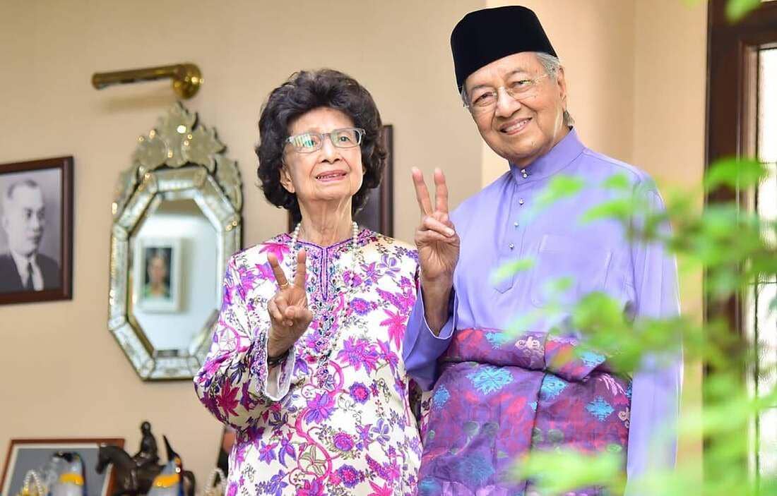 profil Siti Hasmah