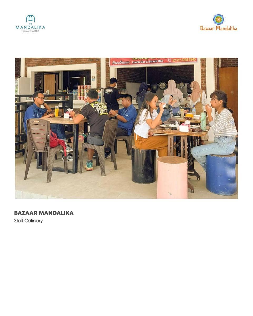 menikmati kuliner di Mandalika