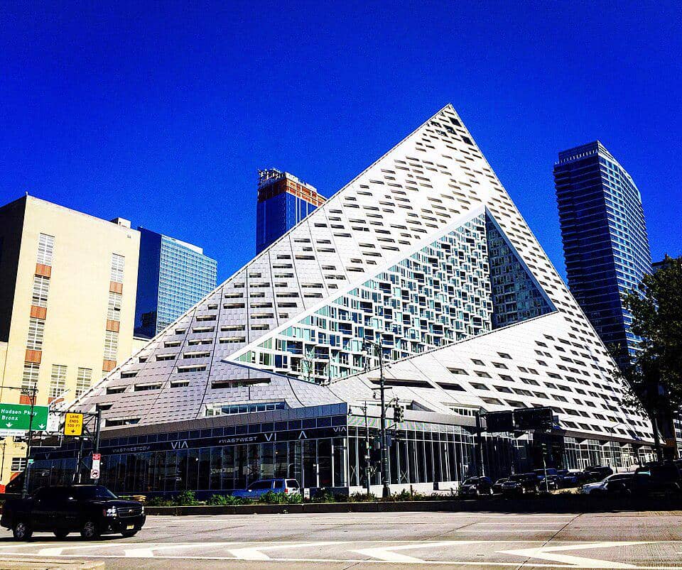 VIA 57 West, Gedung Hunian Berbentuk Piramida di New York