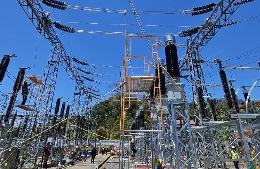 pln, pln salatiga, transmisi pln, petugas pln, gardu listrik