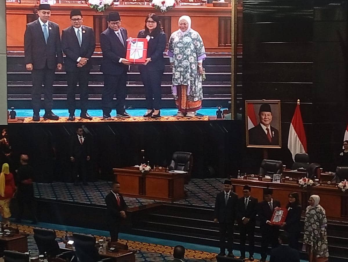 Gubernur DKI Jakarta Pramono Anung dalam Rapat Paripurna di DPRD DKI, Kamis (1/9/2026). (IDN Times/Dini Suciatingrum)