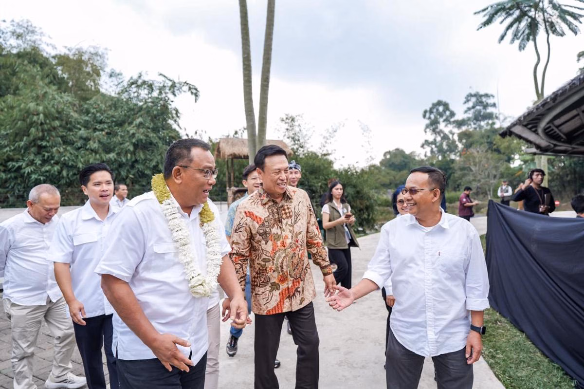 Menteri LH Dorong Ekowisata Berbasis Restorasi dan Edukasi Alam