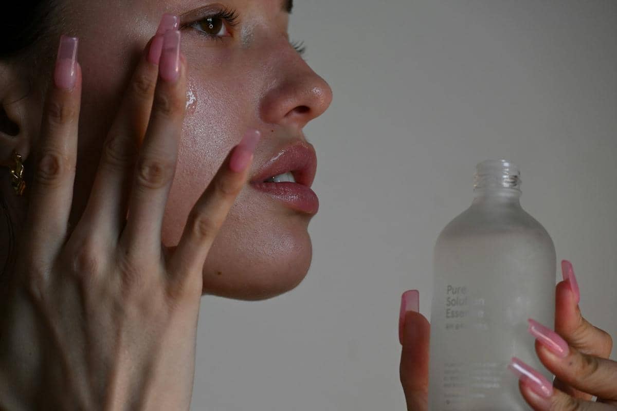 Apakah Skincare yang Mengandung Pewangi Aman Digunakan?