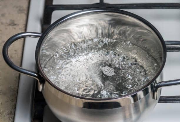 5 Bahan Pakaian Ini Bakal Cepat Rusak Jika Kena Air Panas!