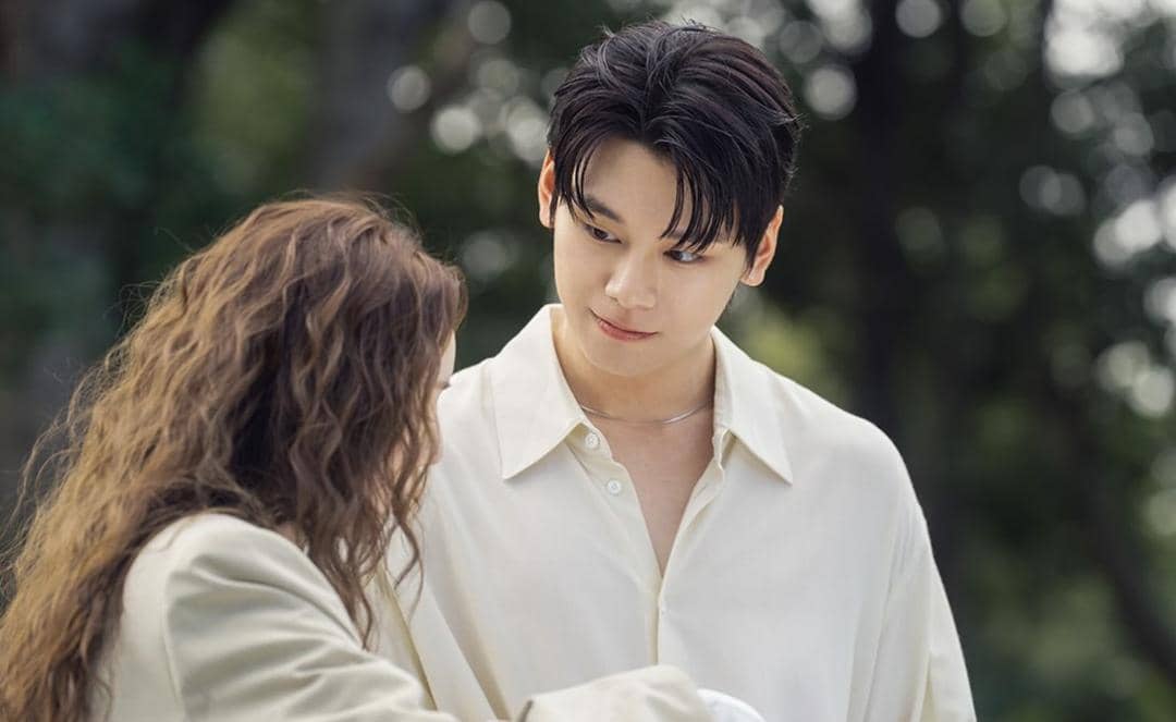Potret aktor Cha Woo Min dalam adegan drama Korea Take Charge of My Heart yang dibagikan Netflix Korea.