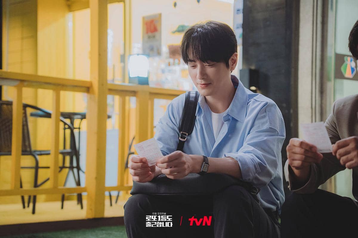 Cuplikan drama Korea The Ordinary Jackpot yang dibagikan akun X CJnDrama, memperlihatkan salah satu adegan serial.