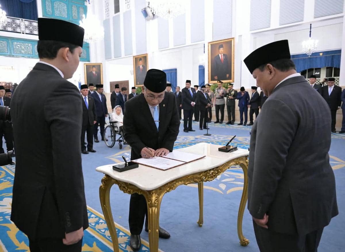 Presiden Prabowo Subianto melantik 26 anggota Dewan Pertimbangan Presiden (Wantimpres) (dok. Sekretariat Presiden)