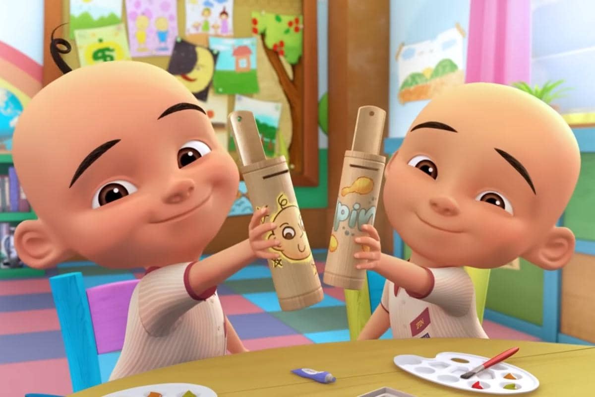Upin dan Ipin yang rajin menabung 