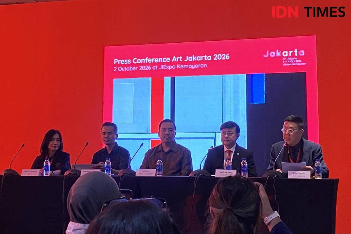 Tom Tandio, Fair Director Art Jakarta, berbicara tentang program yang memperluas ruang bagi komunitas dan seniman independen.