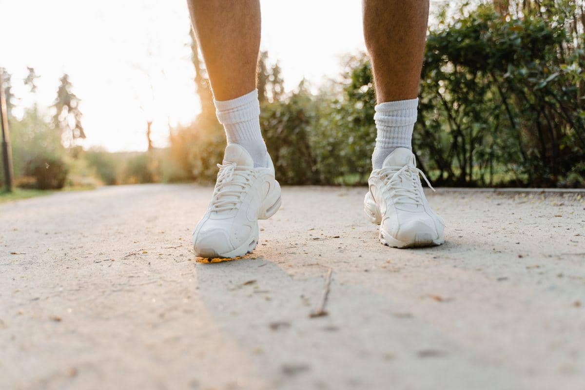 ilustrasi pastikan ukuran sepatu recovery run pas