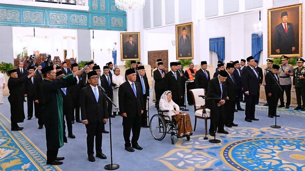 Jadi Wantimpres, Rocky Gerung Ditertawakan Netizen Akal Sehat Berakhir