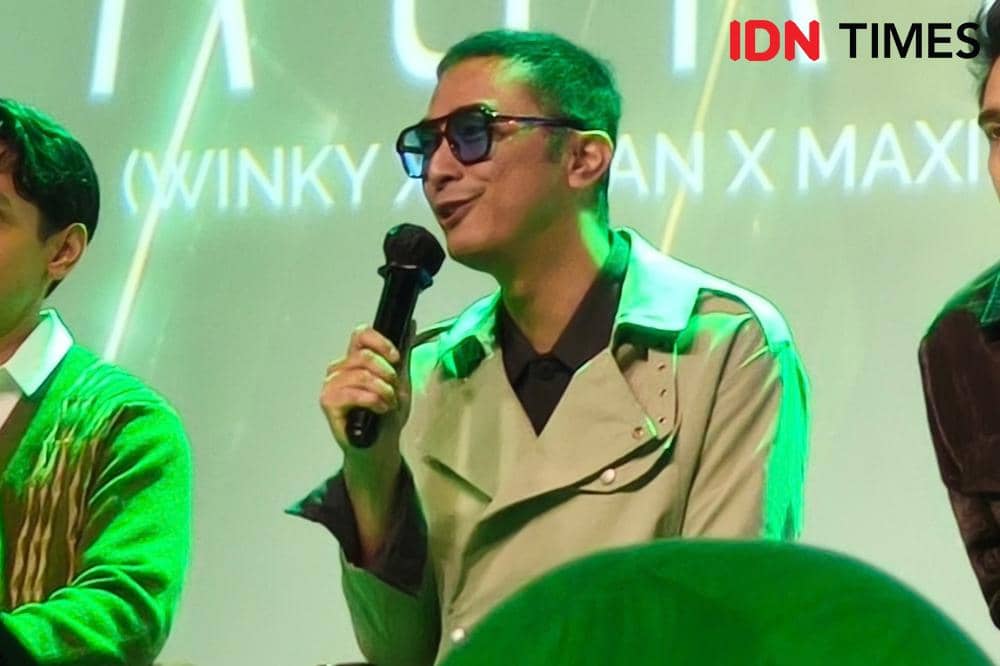 Potret Winky Wiryawan di press conference single Aura yang digelar di Jakarta Selatan, Jumat (2/10/2026) (IDN Times/Juan Dwi)