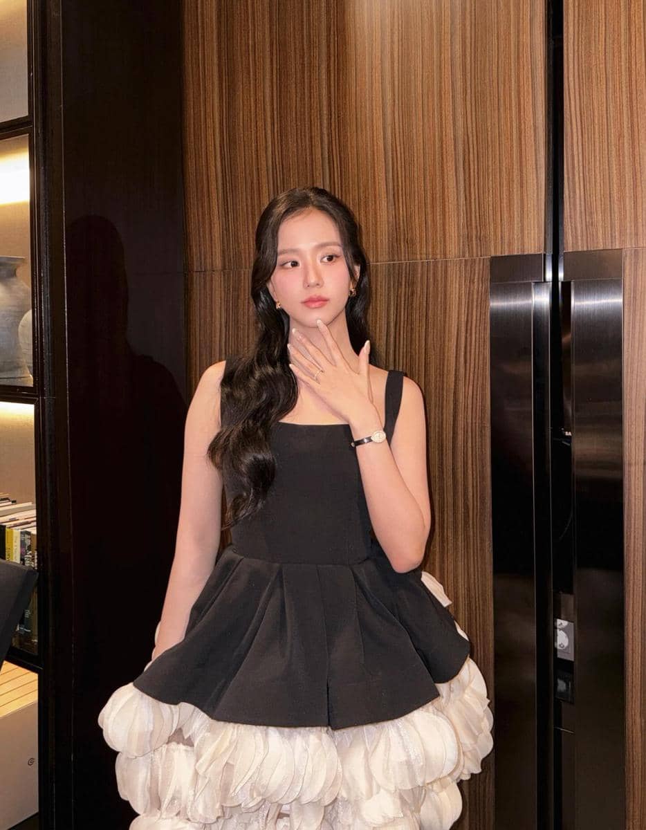 Potret Jisoo, anggota Blackpink, dalam unggahan yang dibagikan melalui akun Instagram pribadinya, @sooyaaa__.