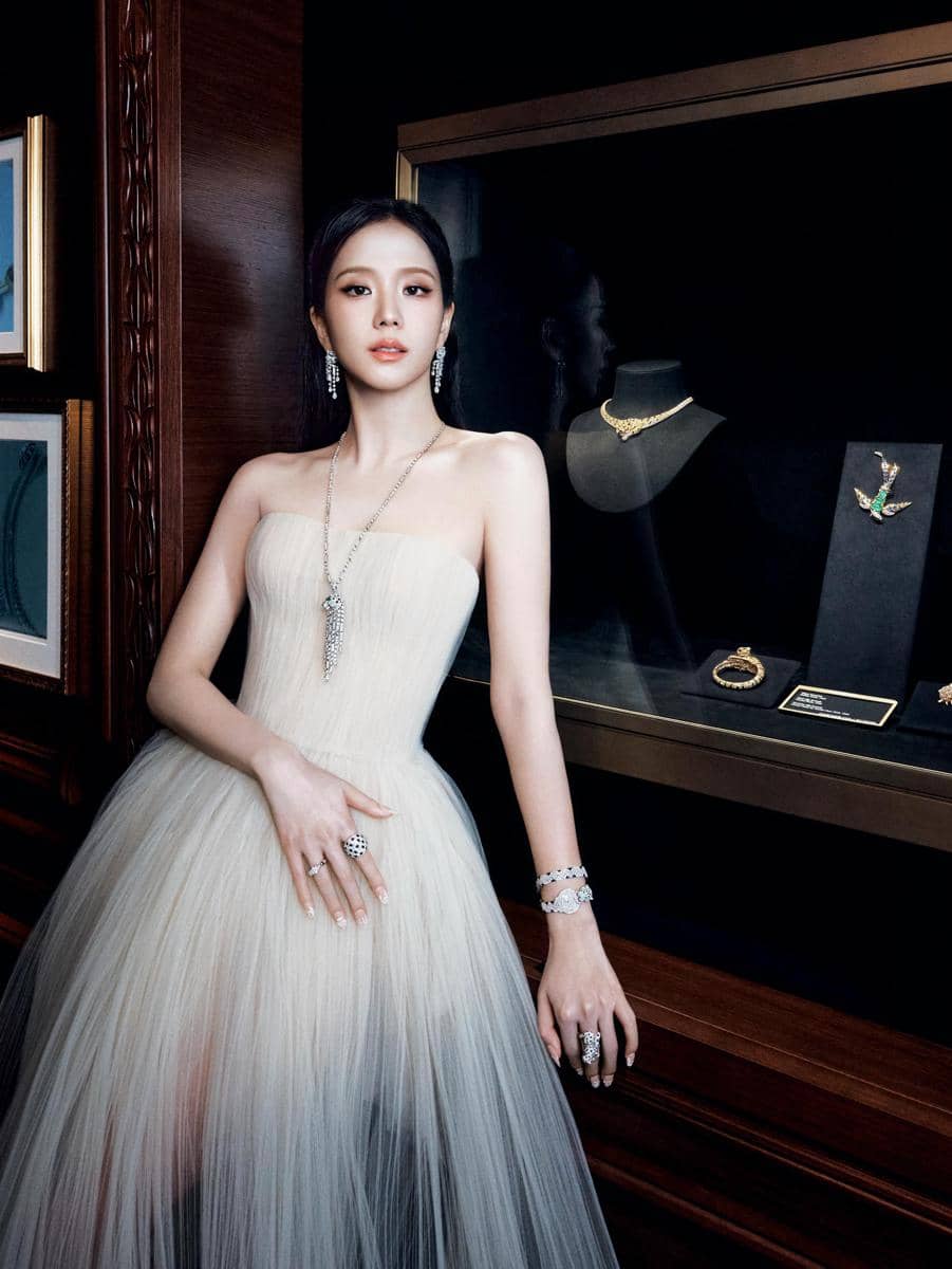 Jisoo, anggota Blackpink, dalam potret yang diunggah melalui akun Instagram miliknya, @sooyaaa__.