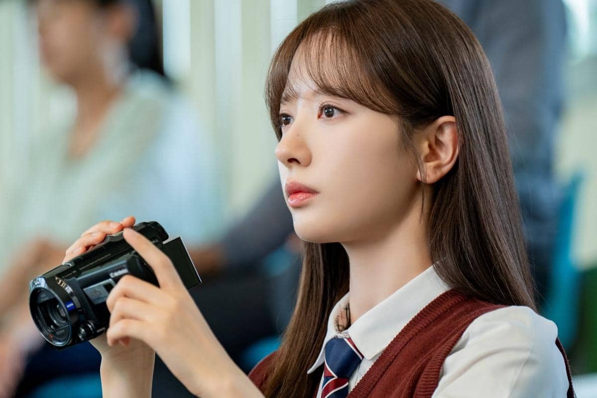 Still cut dari drama Korea Dive Into You yang berasal dari unggahan akun Instagram kkbyss, sebagaimana tercantum pada keterangan.