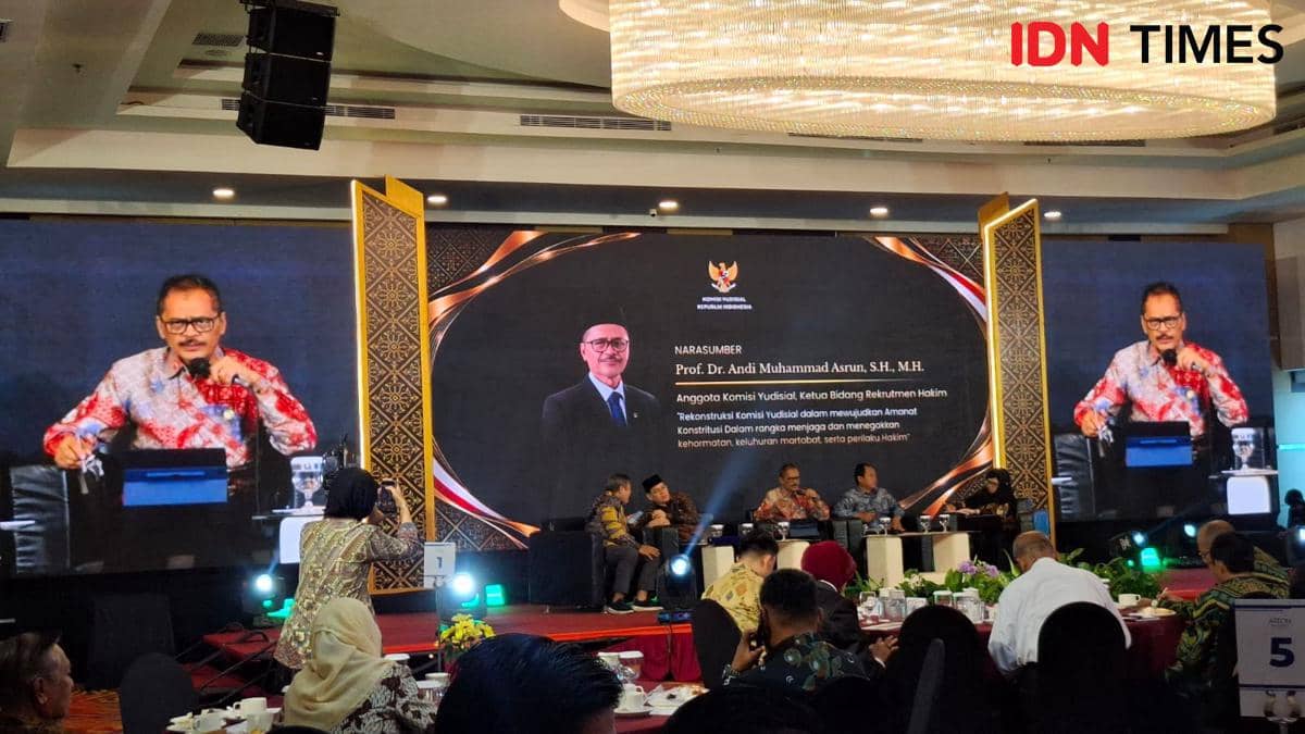 KY: Hakim Tak Cukup Taat Hukum, Etika Profesi Wajib Dijaga