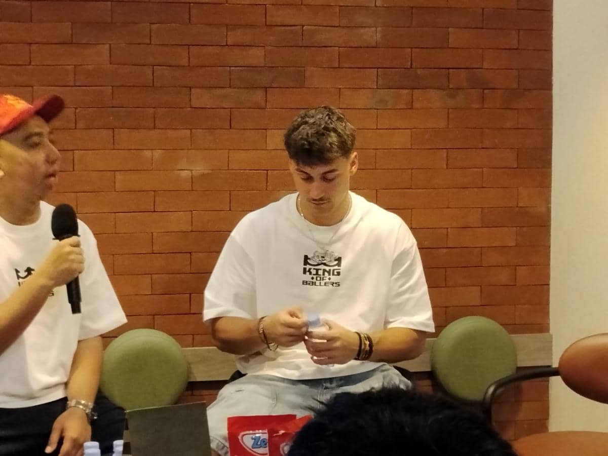 Matt Kiatipis berada di Indonesia untuk meramaikan ajang basket King of Ballers dalam sebuah kunjungan.