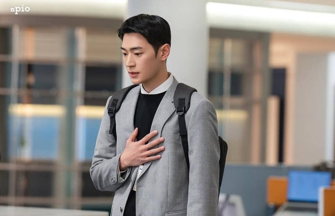 Still Cut Park Seo Ham di drama See You at Work Tomorrow!