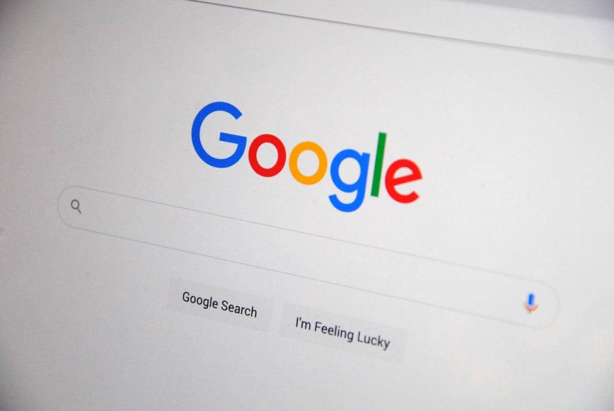 Ilustrasi bertema Google sebagai representasi layanan mesin pencari, informasi daring, dan teknologi digital.