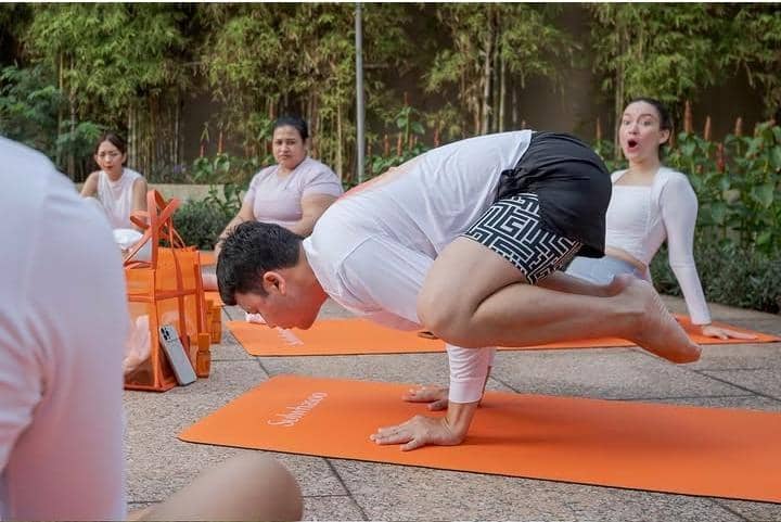 Rangga Moela pertama kali belajar yoga