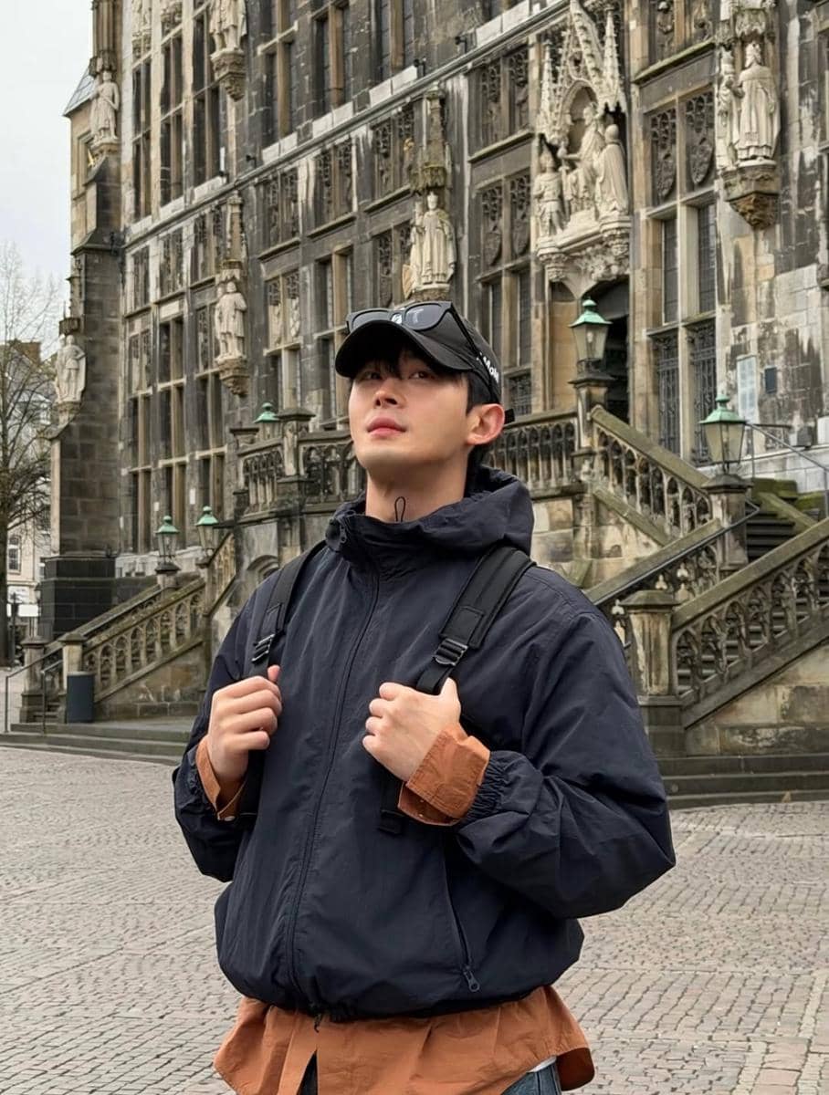 Unggahan Instagram Jung Jae Kwang dari akun @jaekwang_jeong yang menampilkan potret dirinya.
