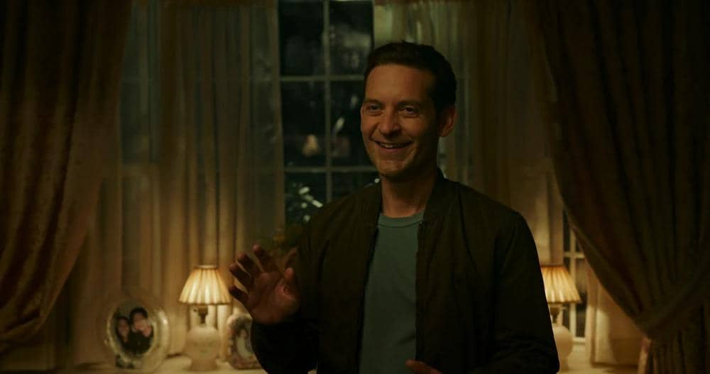 Potret aktor Tobey Maguire dalam dokumentasi resmi Marvel Studios untuk film Spider-Man: No Way Home.