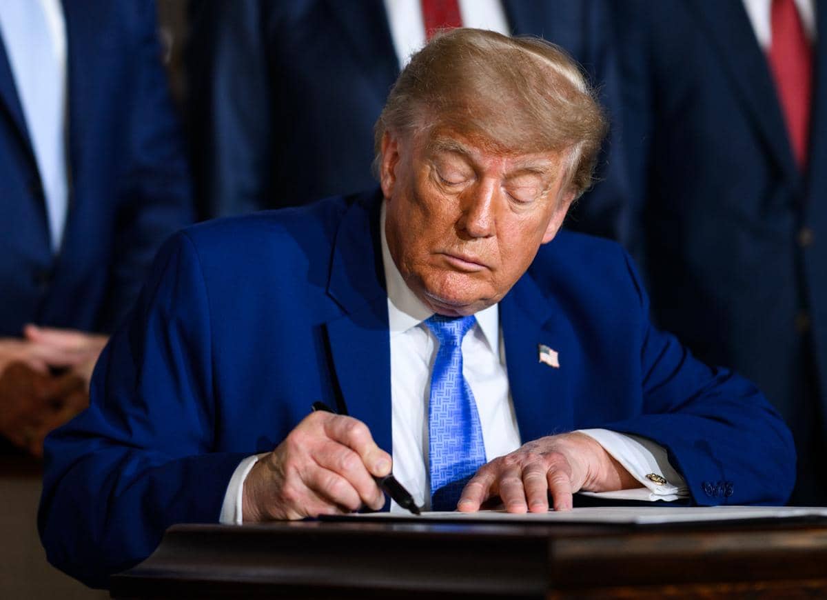 Trump Ancam Kenakan Biaya Lebih Tinggi jika Korsel Tolak Proyek LNG Alaska