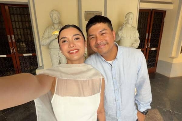 Chelsea Olivia dan Glenn Rayakan Anniversary ke-11 di Gereja, Khidmat!