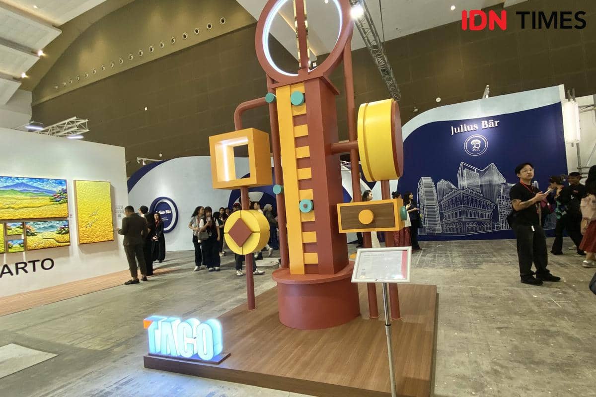 Bentuk lingkaran pada The Curiosity Engine melambangkan siklus baru dan rasa penasaran akan kemungkinan harian.